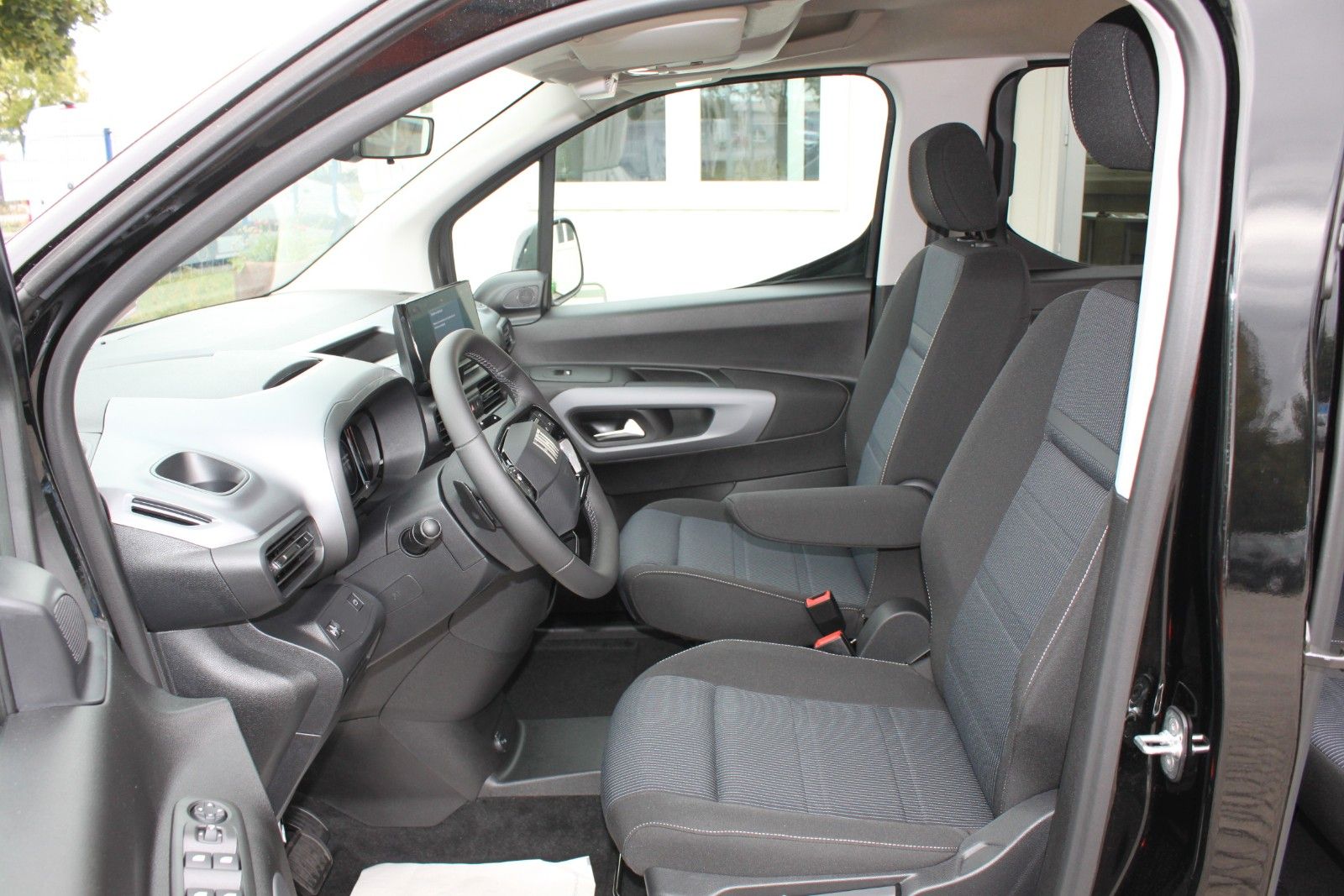 Fahrzeugabbildung Fiat Doblò Kombi L2 1.5 Diesel 96 kW