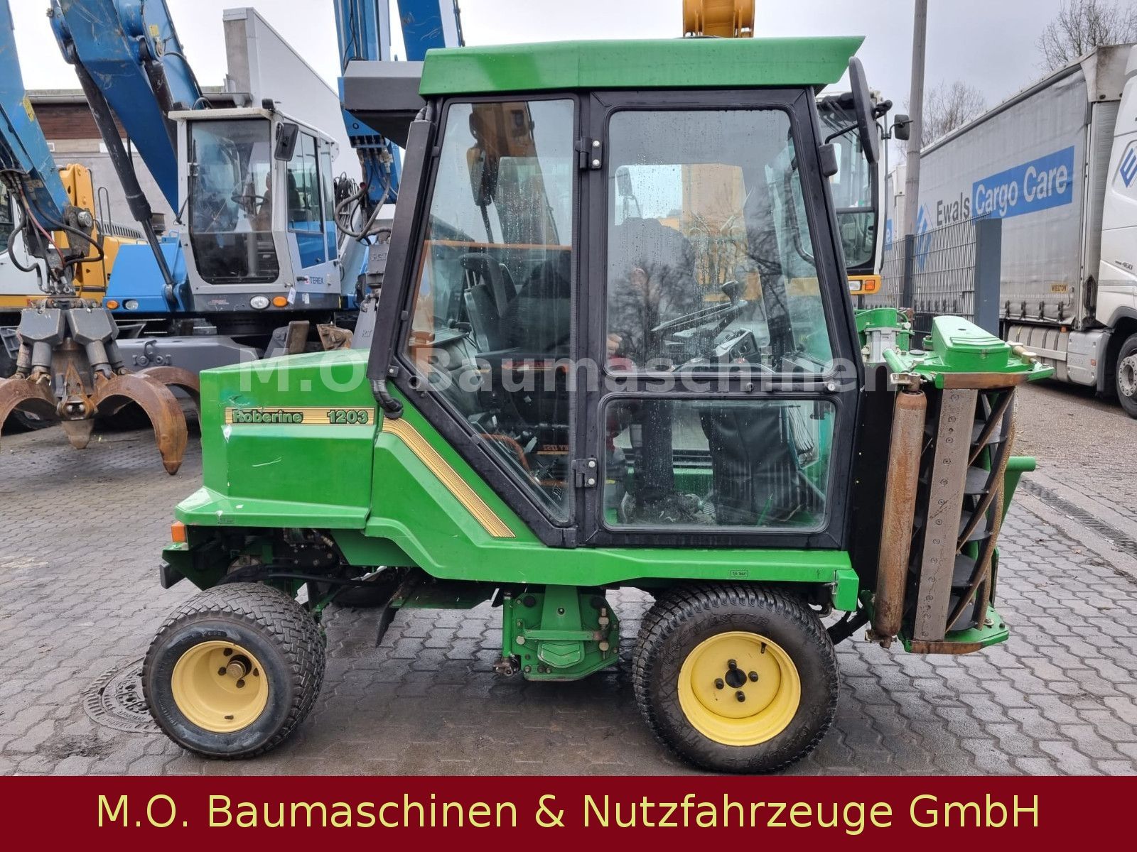 Fahrzeugabbildung John Deere Roberine 1203