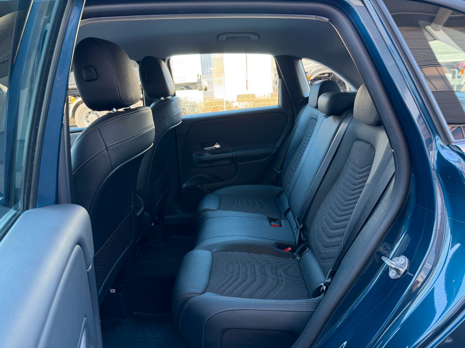 Fahrzeugabbildung Mercedes-Benz B 220 d Style R-Kamera+LED+Carplay+TOTW