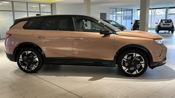 Fotografie des Opel Grandland (X) Grandland 1.2 DI Hybrid 48 V Automatik GS (K)