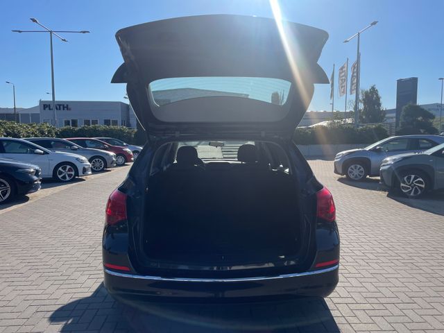 Opel Astra  J Sports Tourer Selection