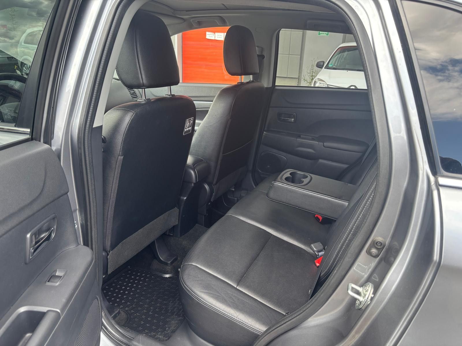 Fahrzeugabbildung Mitsubishi ASX Top 4WD-XENON-AHK-PANO-SHZ-KAMERA-TEMP-KLIMA