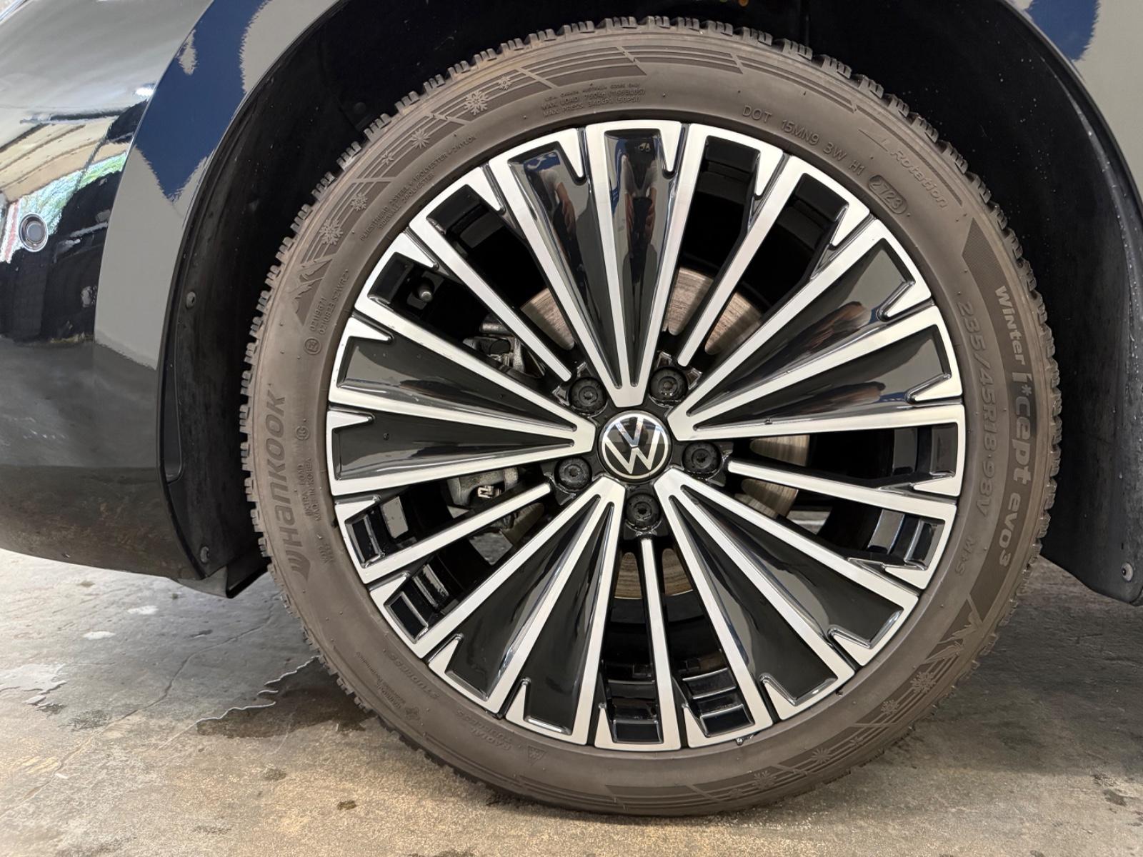 Volkswagen Passat Variant Elegance AHK ACC DCC Pano