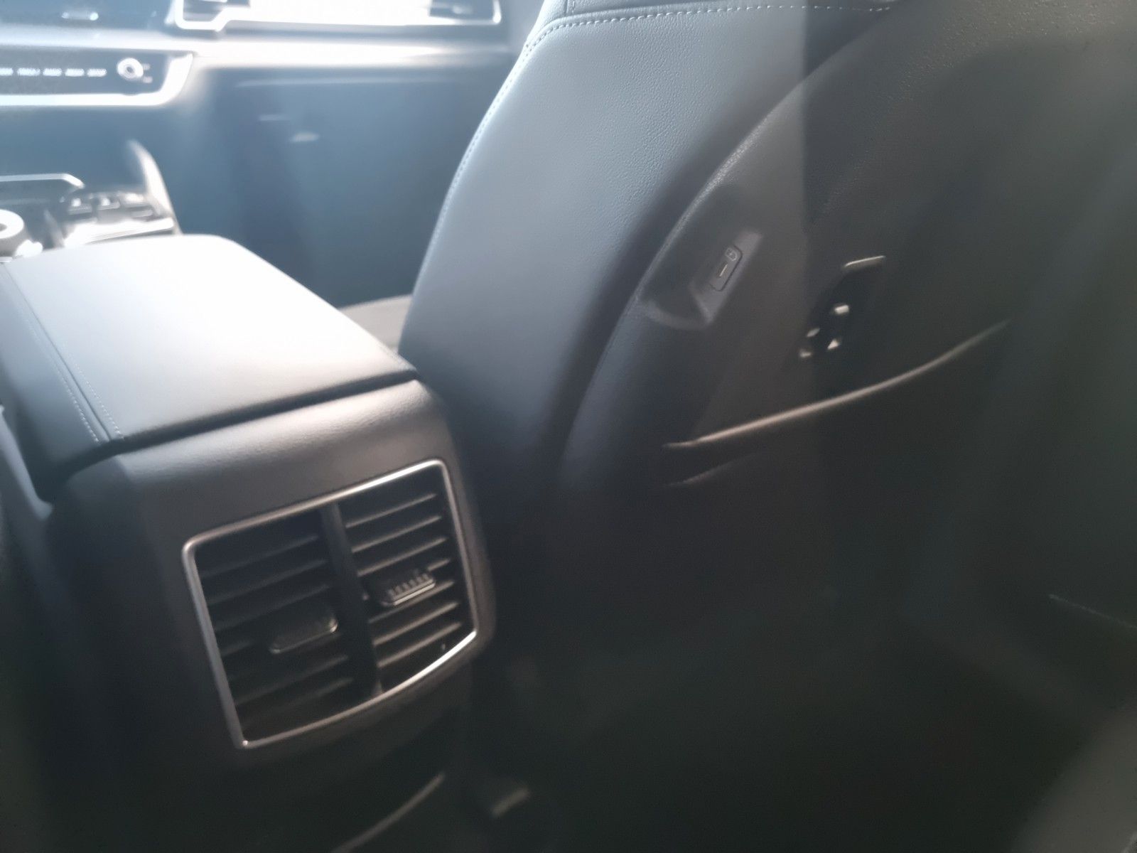 Fahrzeugabbildung Kia SPORTAGE 1.6T 48V 2WD DCT VIS KOM