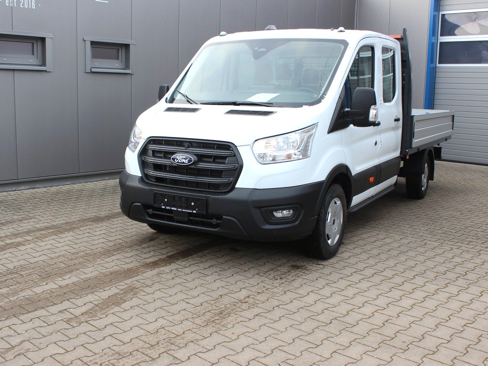 Fahrzeugabbildung Ford Transit 350 L4 Doppelkabine Trend