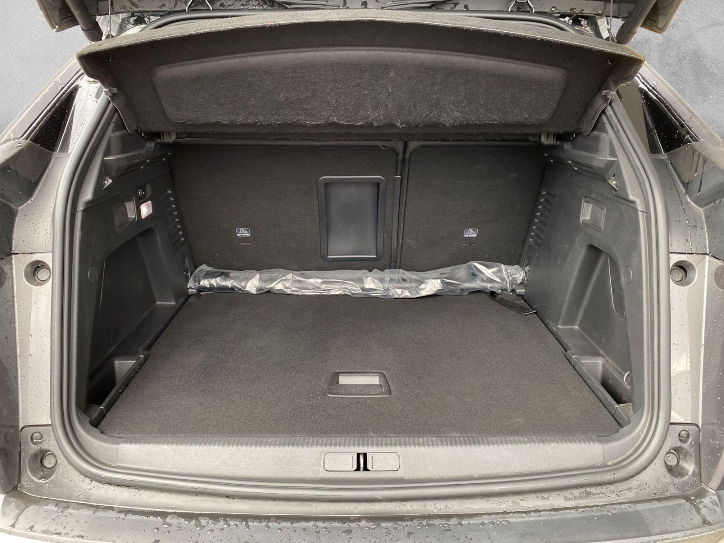 Fahrzeugabbildung Peugeot 3008 Allure 1.6 PureTech 180 AHK Navi/Glasdach