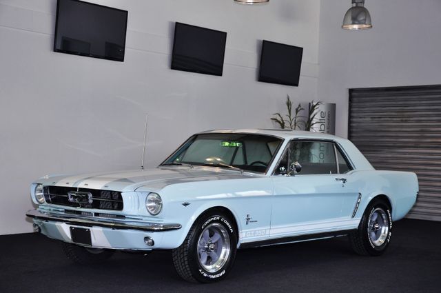 Ford Mustang V8 ! Super Optik ! Pony Interieur !