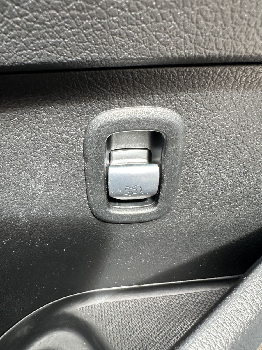 Fahrzeugabbildung Mercedes-Benz C 220d T 4Matic Avantgarde NAV+LED+ACC+PANORAMA