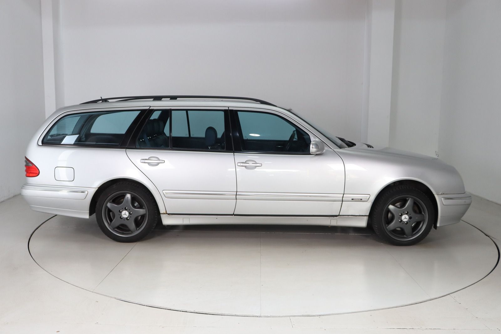 Fahrzeugabbildung Mercedes-Benz E 280 T 4MATIC AVANTGARDE * Xenon * HU/AU 01.27
