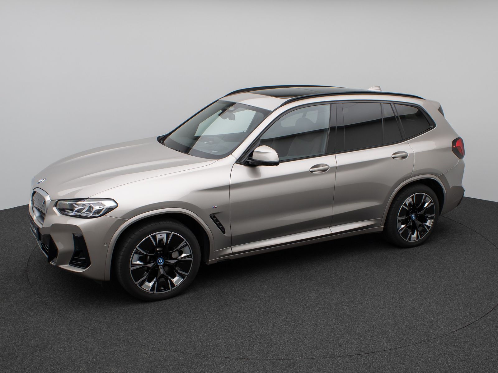 Fahrzeugabbildung BMW iX3 Impressive M Sport Panorama 360°HUD DAB H/K