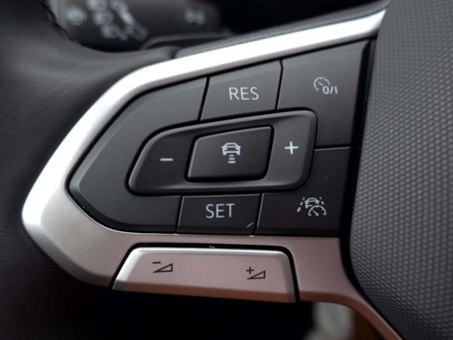 Fahrzeugabbildung Volkswagen T-Cross R-Line 1.0 TSI DSG | LED RFK ACC Navi