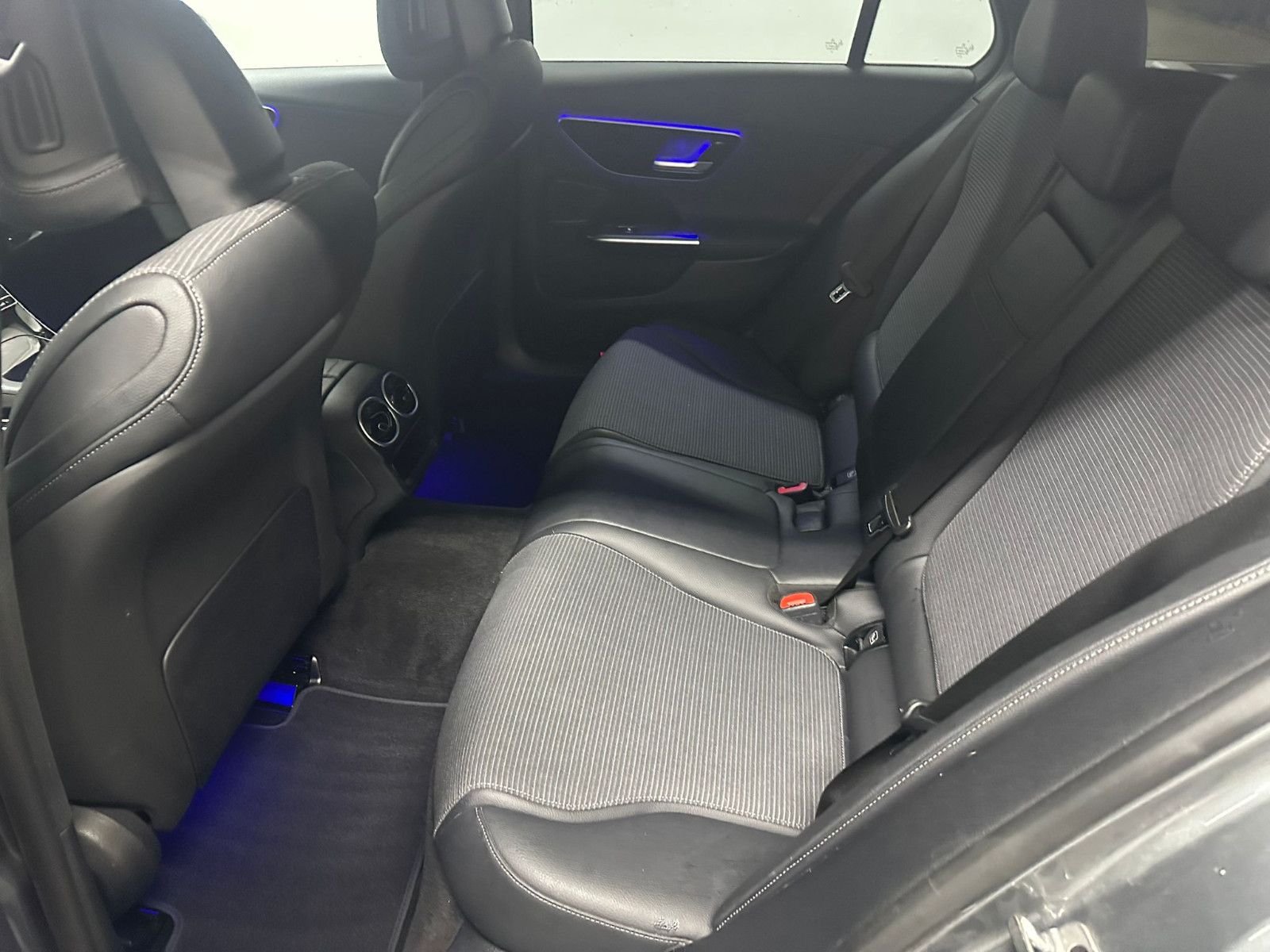 Fahrzeugabbildung Mercedes-Benz C 300 e T Autom.*LED*KAMERA*DISTRO*AMBILIGHT