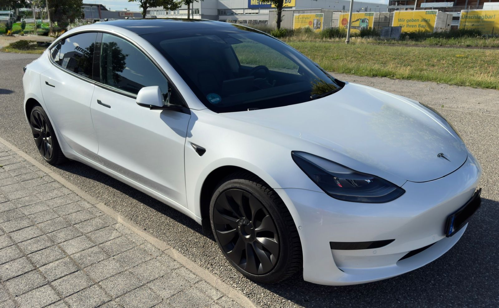 TESLA Model 3 Standard-Reichweite Plus - Hinterrad...