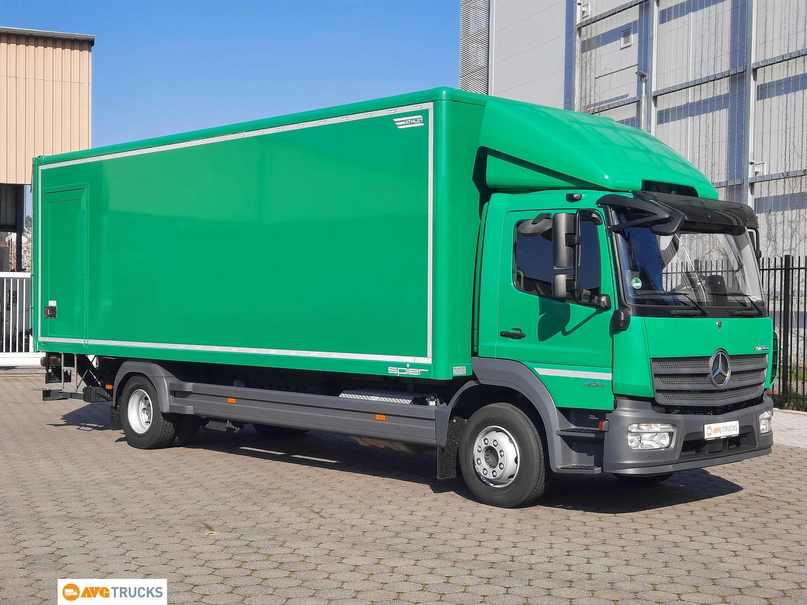 Mercedes-Benz 1524 L Koffer 7,35 m mit Tür + LBW 2t