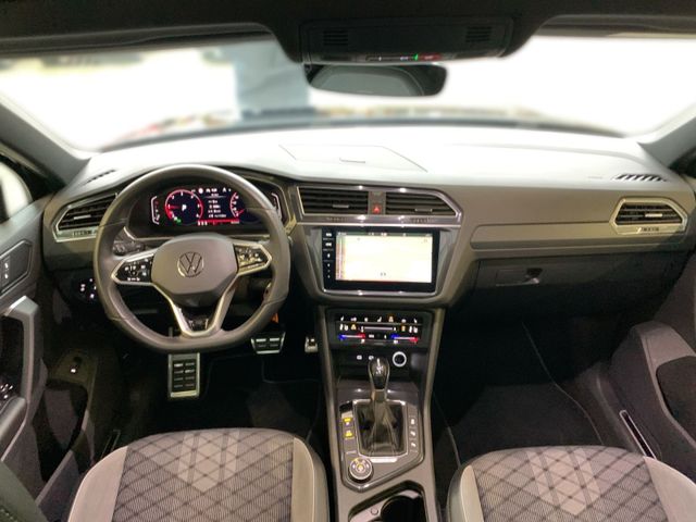 Tiguan 2.0 TDI DSG 4M R-LINE BLACKSTYLE LED+PANO