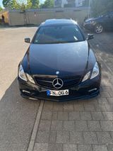 Mercedes-Benz E 350 Coupé E 350 CGI BlueEFFICIENCY AVANTG.... - Mercedes-Benz E 350 aus 2010: Coupé