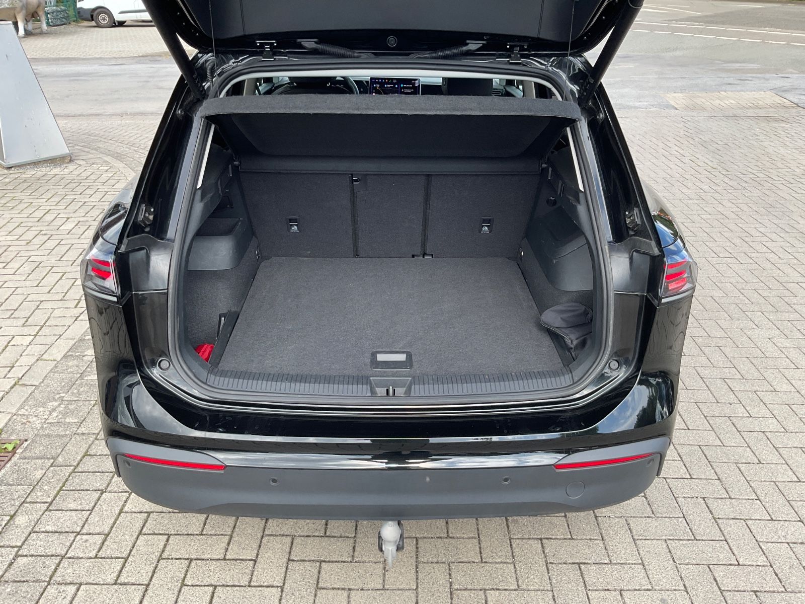 Fahrzeugabbildung Volkswagen Tiguan 2.0 TDI DSG ENERGY,AHK,Navi,IQLight,
