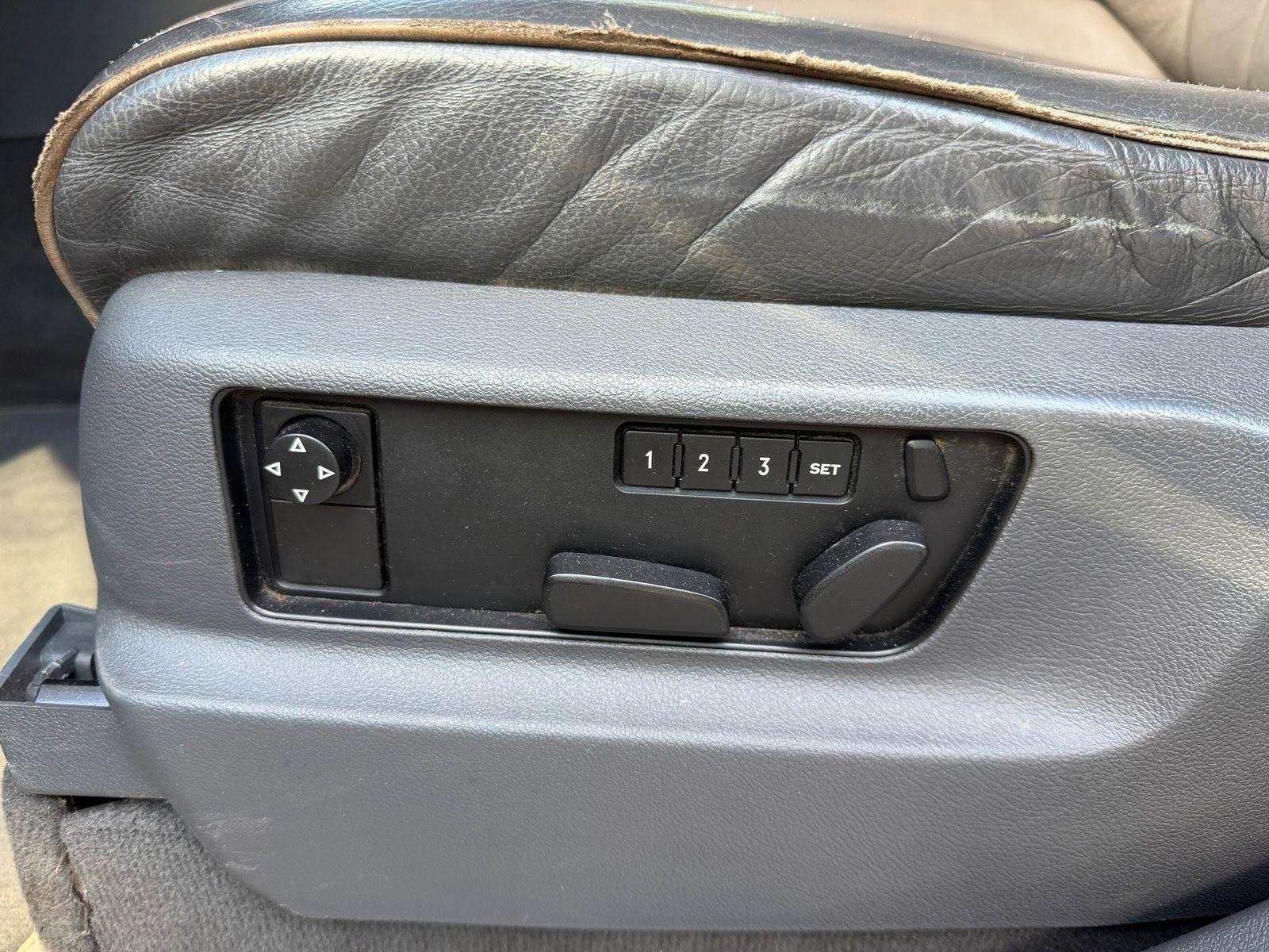 Volkswagen Touareg 2009 — photo 14