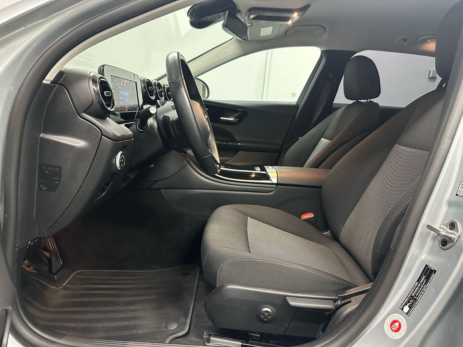 Fahrzeugabbildung Mercedes-Benz C 200 d T Auto AVANTGARDE*KAMERA*DISTRO*SPUR*AHK