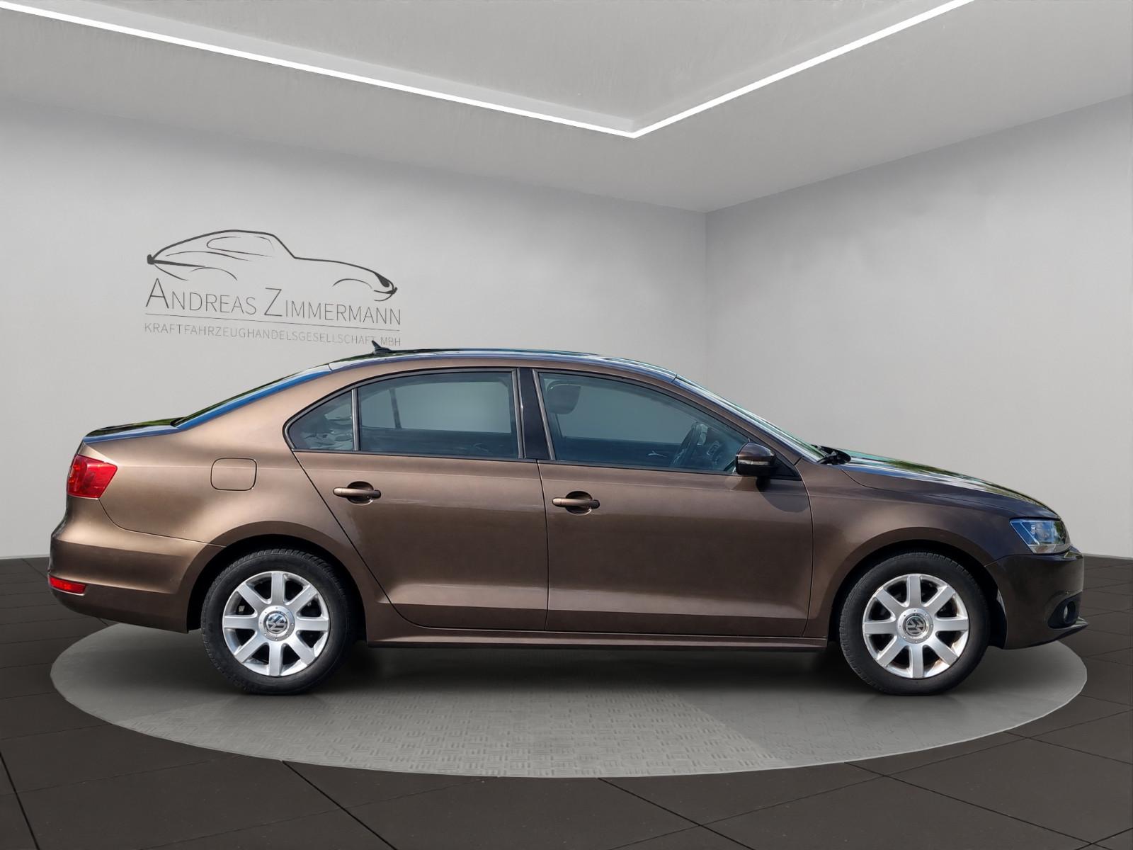 Volkswagen Jetta VI Comfortline 2.HAND WENIG KILOMETER