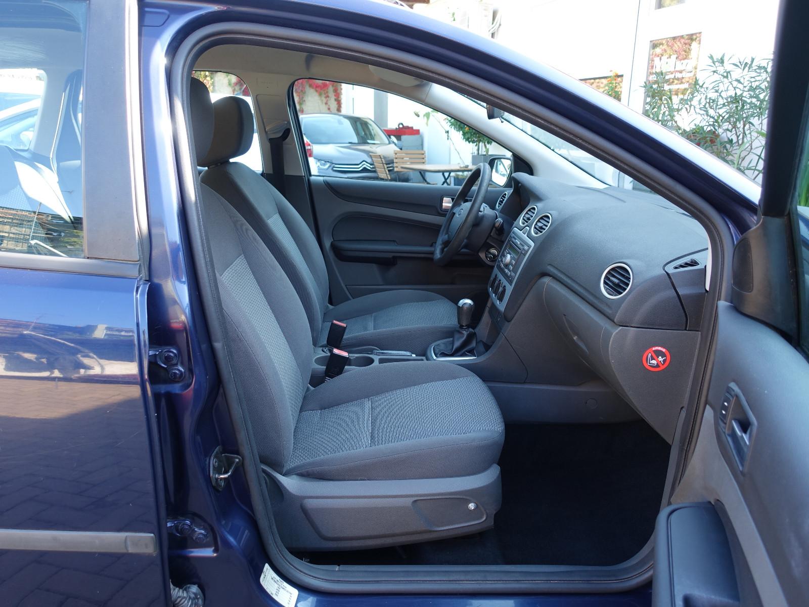 Ford Focus 2006 — photo 9
