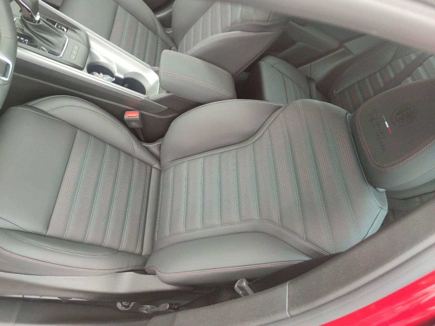 Fahrzeugabbildung Alfa Romeo Tonale Tributo Italiano 1.3 PHEV Q4 Harman Kardo