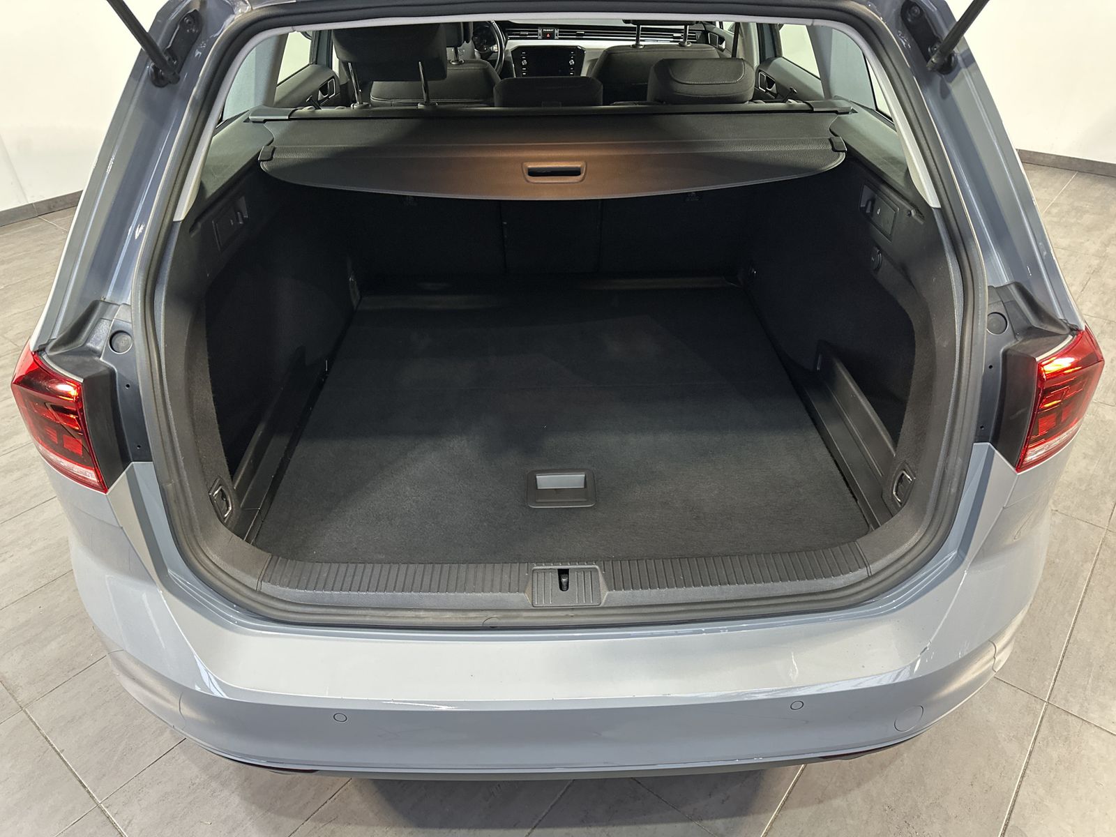 Fahrzeugabbildung Volkswagen Passat Variant 2.0 TDI DSG Business NAV+LED+ACC