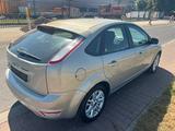 Ford Focus 2.0 Lim. Ghia Automatik+Klima - Ford: Ghia