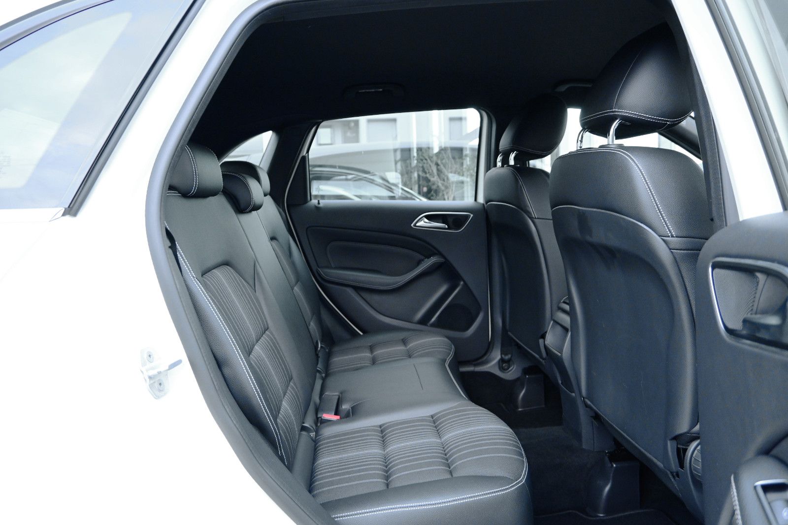 Fahrzeugabbildung Mercedes-Benz B 200 CDI BlueEFF. Aut. °SPORTPAKET°AHK°XENON°