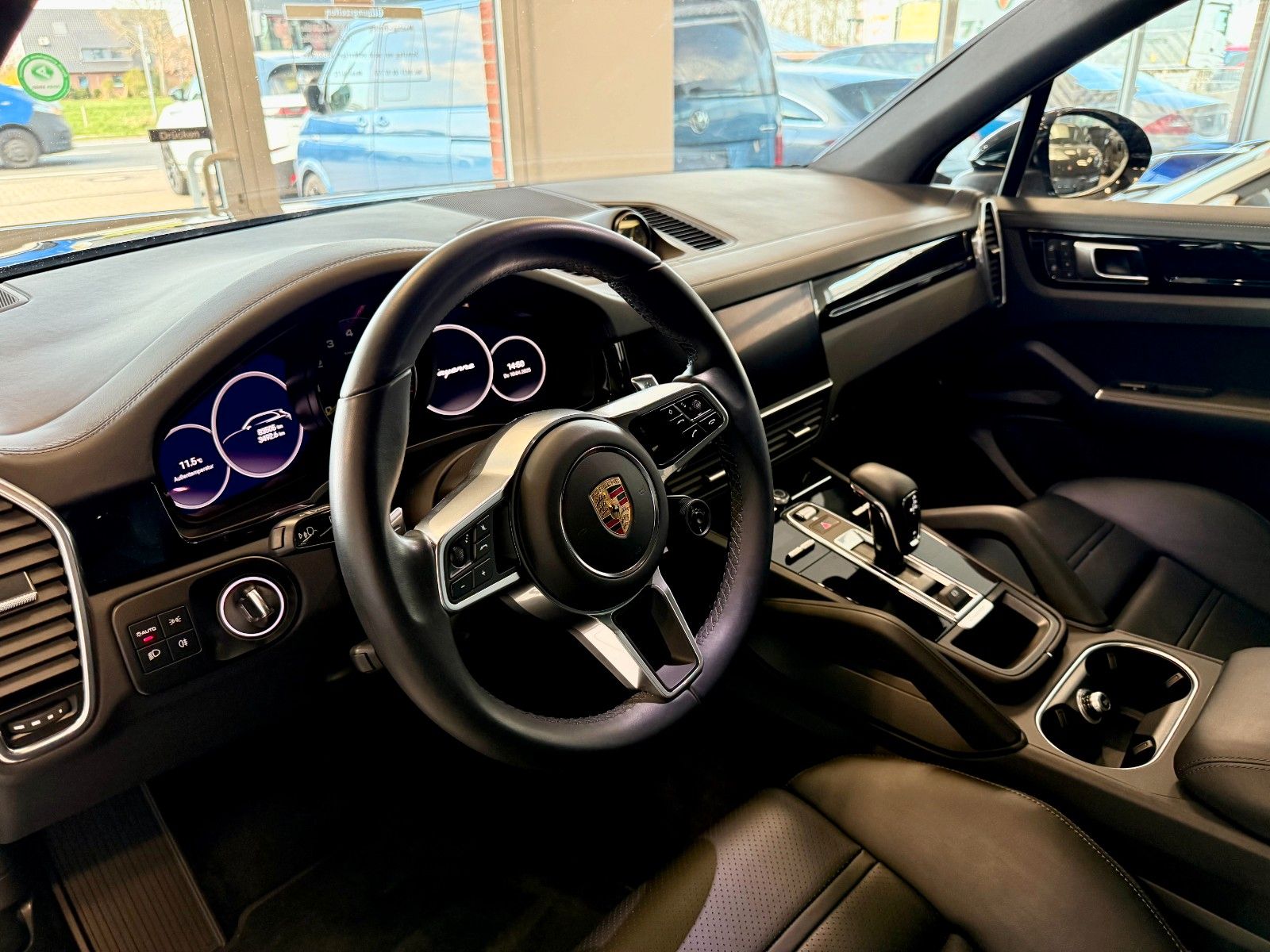 Fahrzeugabbildung Porsche Cayenne E-Hybrid Panorama/Luftfederung/ACC
