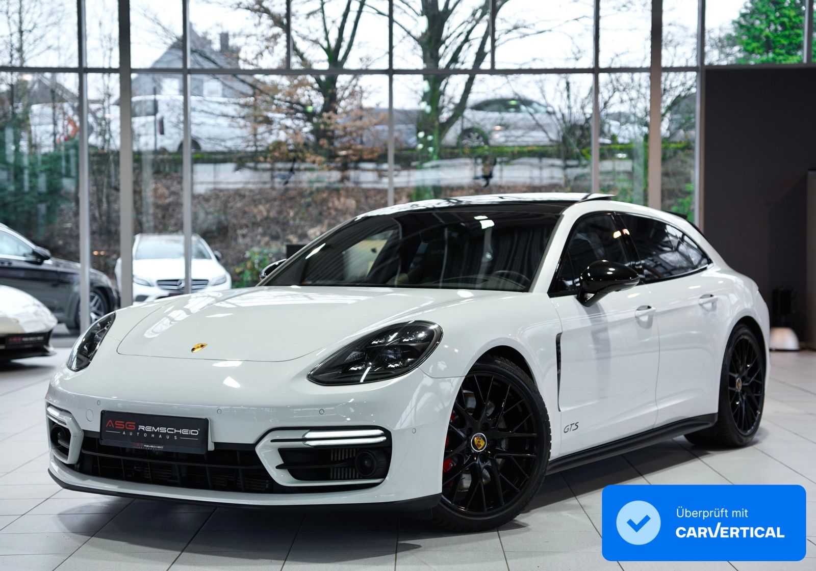 PORSCHE Panamera