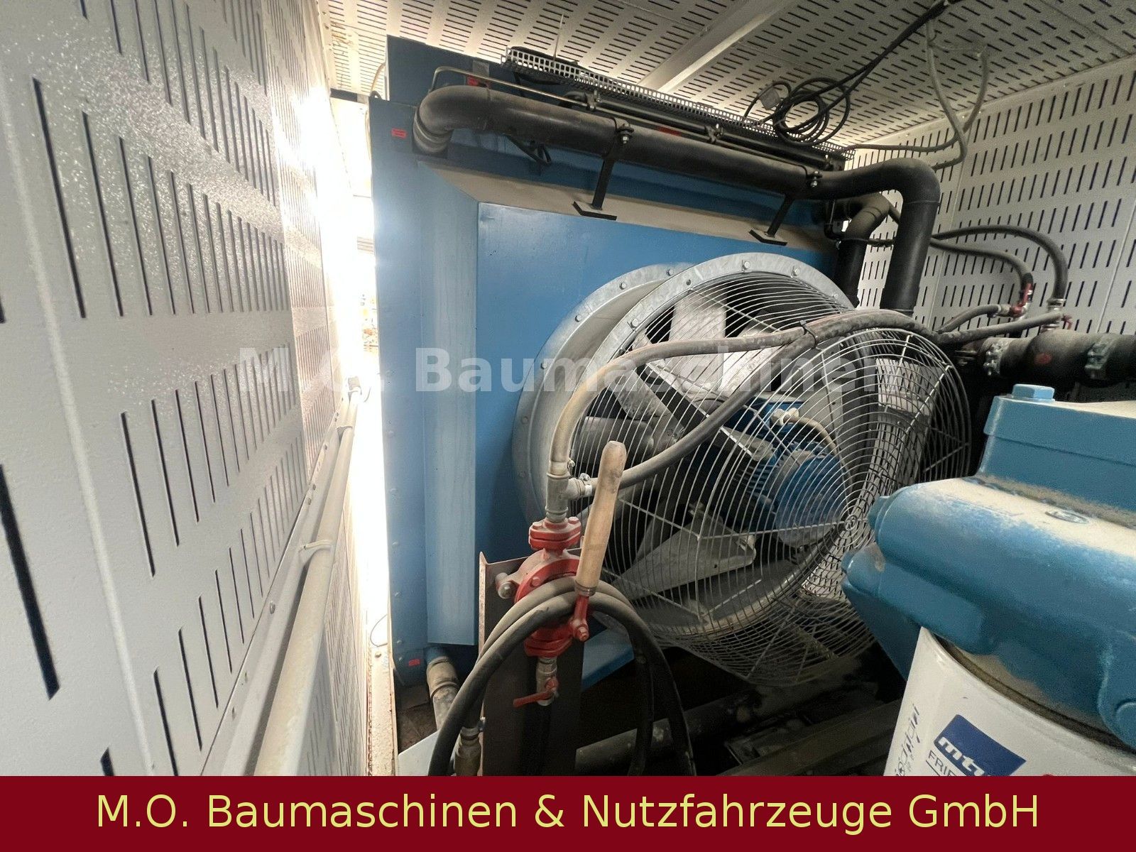 Fahrzeugabbildung Andere Stromaggregat 1000 KVA MTU / 8 Zylinder /