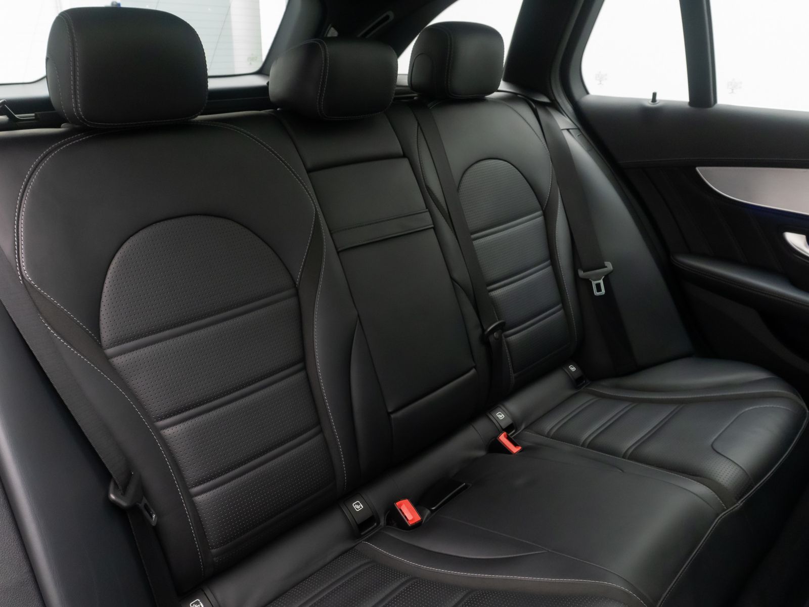 Fahrzeugabbildung Mercedes-Benz C 63 AMG Panorama DAB Burmester Komfort Voll