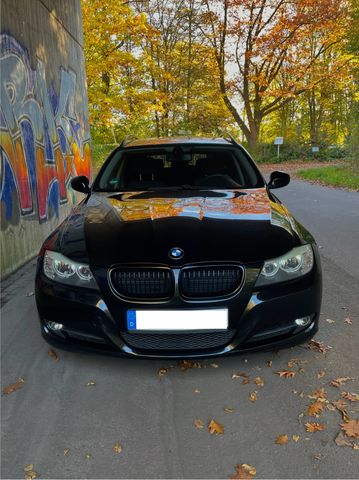 BMW 318i Touring - M Style Shadow Line - TÜV neu