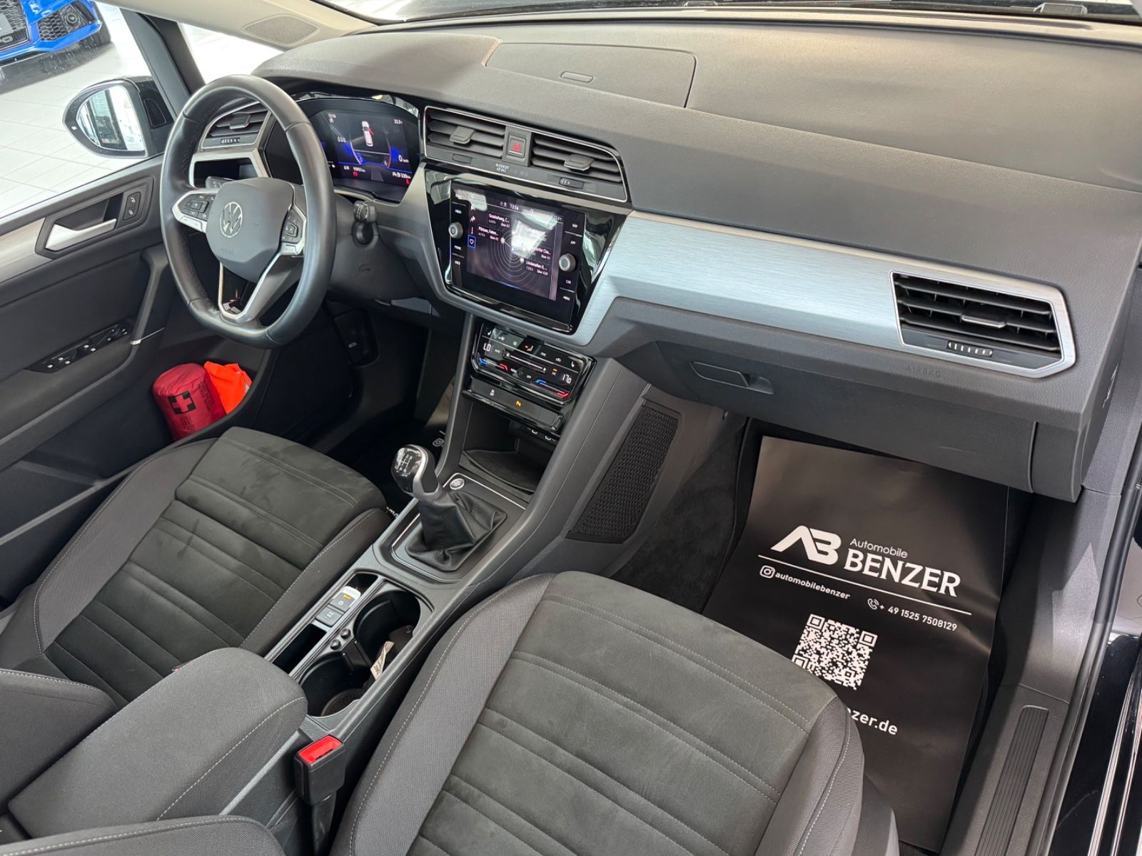 Fahrzeugabbildung Volkswagen Touran Comfortline/ACC/AHK/PDC/Navi/Massage/1H