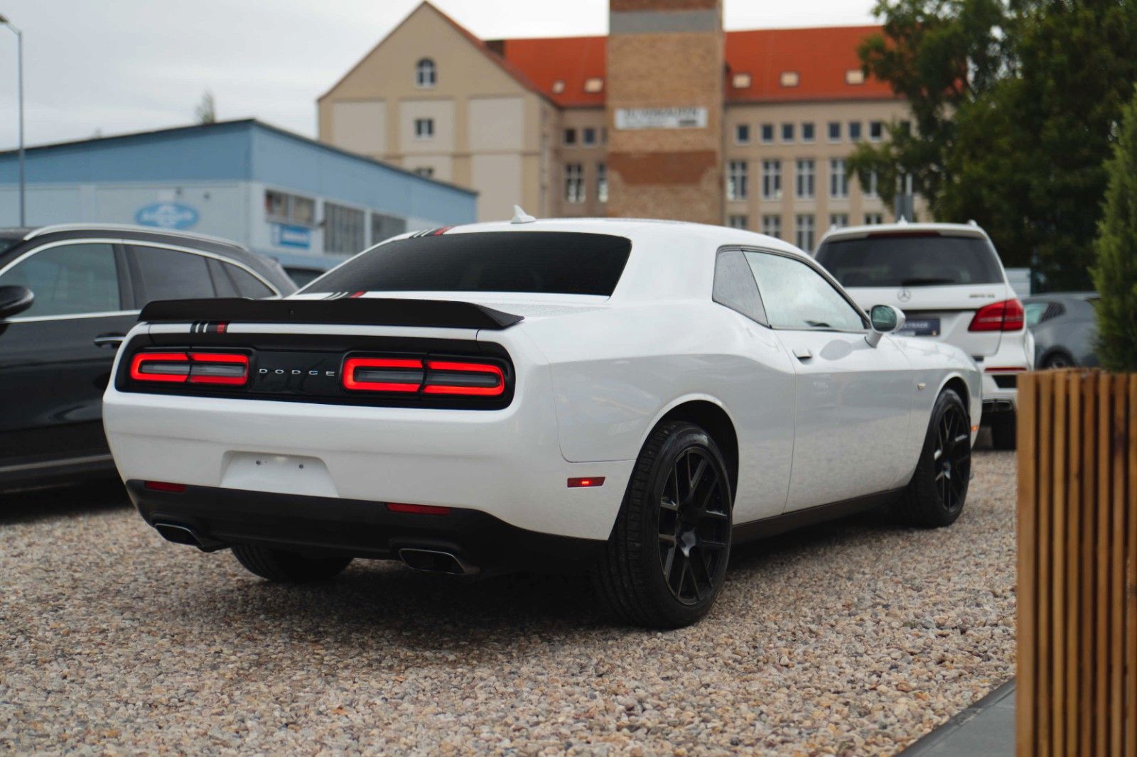 Fahrzeugabbildung Dodge Challenger 5.7 V8 R/T SRT Style *LED*20 Zoll*