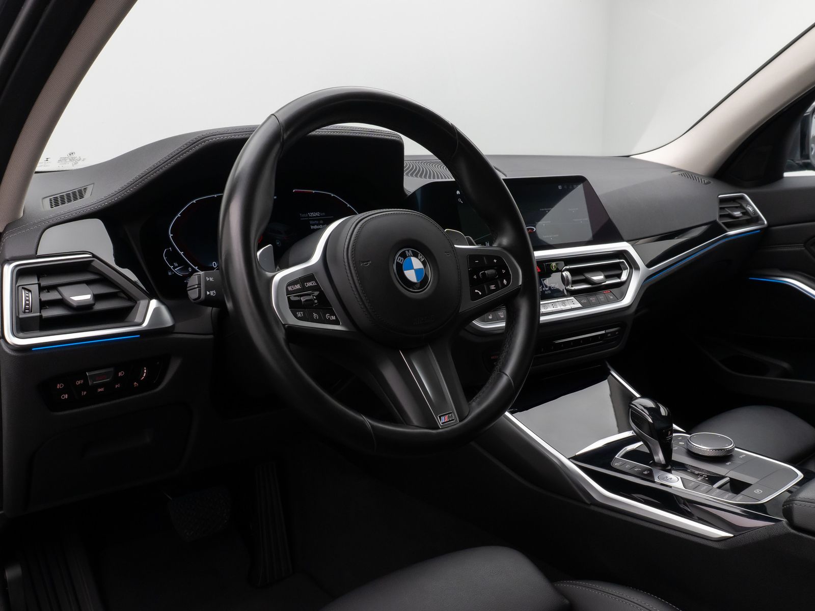 Fahrzeugabbildung BMW 330e Luxury Line 360°HiFi DAB Alarm Sport 19Zoll