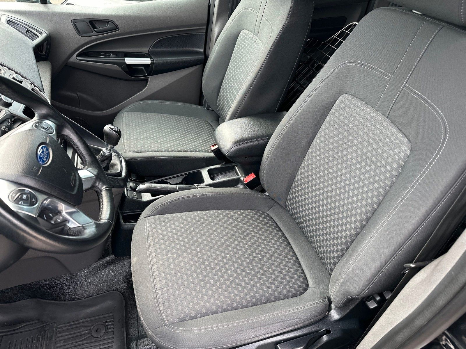 Fahrzeugabbildung Ford Transit Connect Kombi Trend, Rückfahrkamera