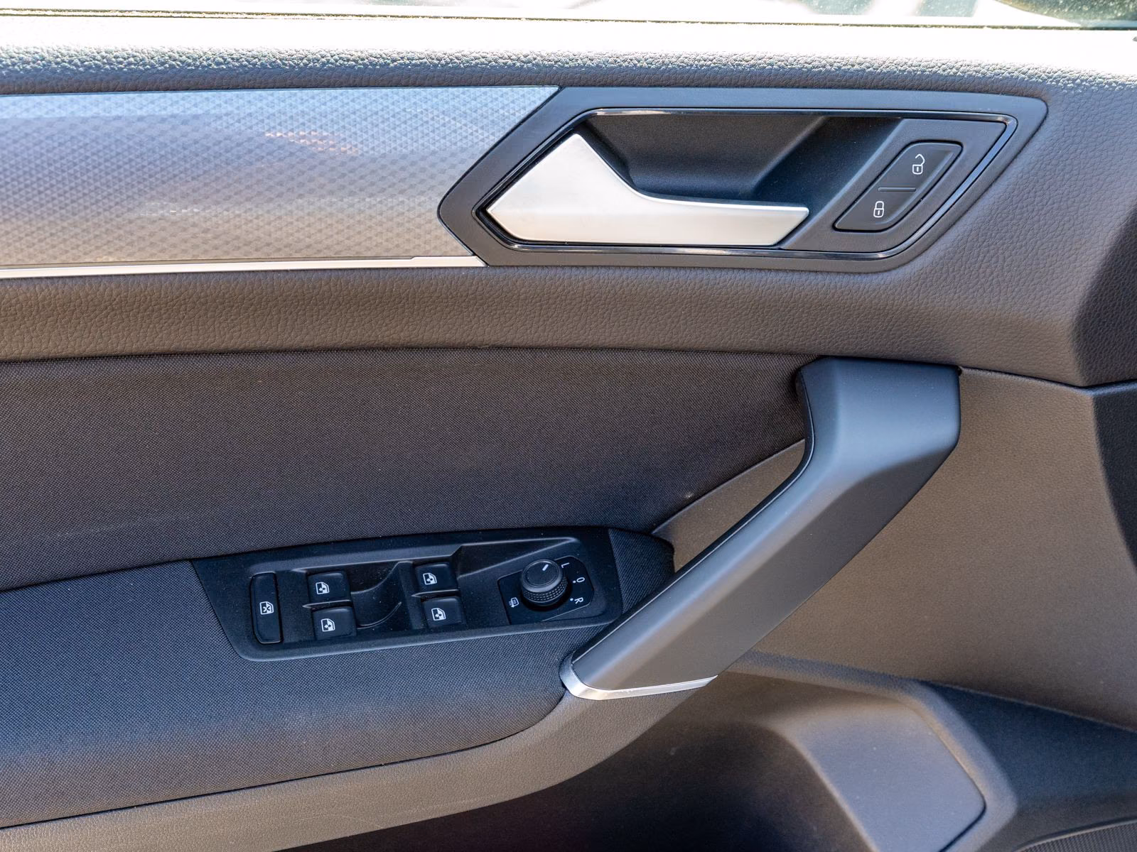 Volkswagen Touran Active 1.5 TSI Navi PDC SHZ 7-Sitzer, миниатюра 11