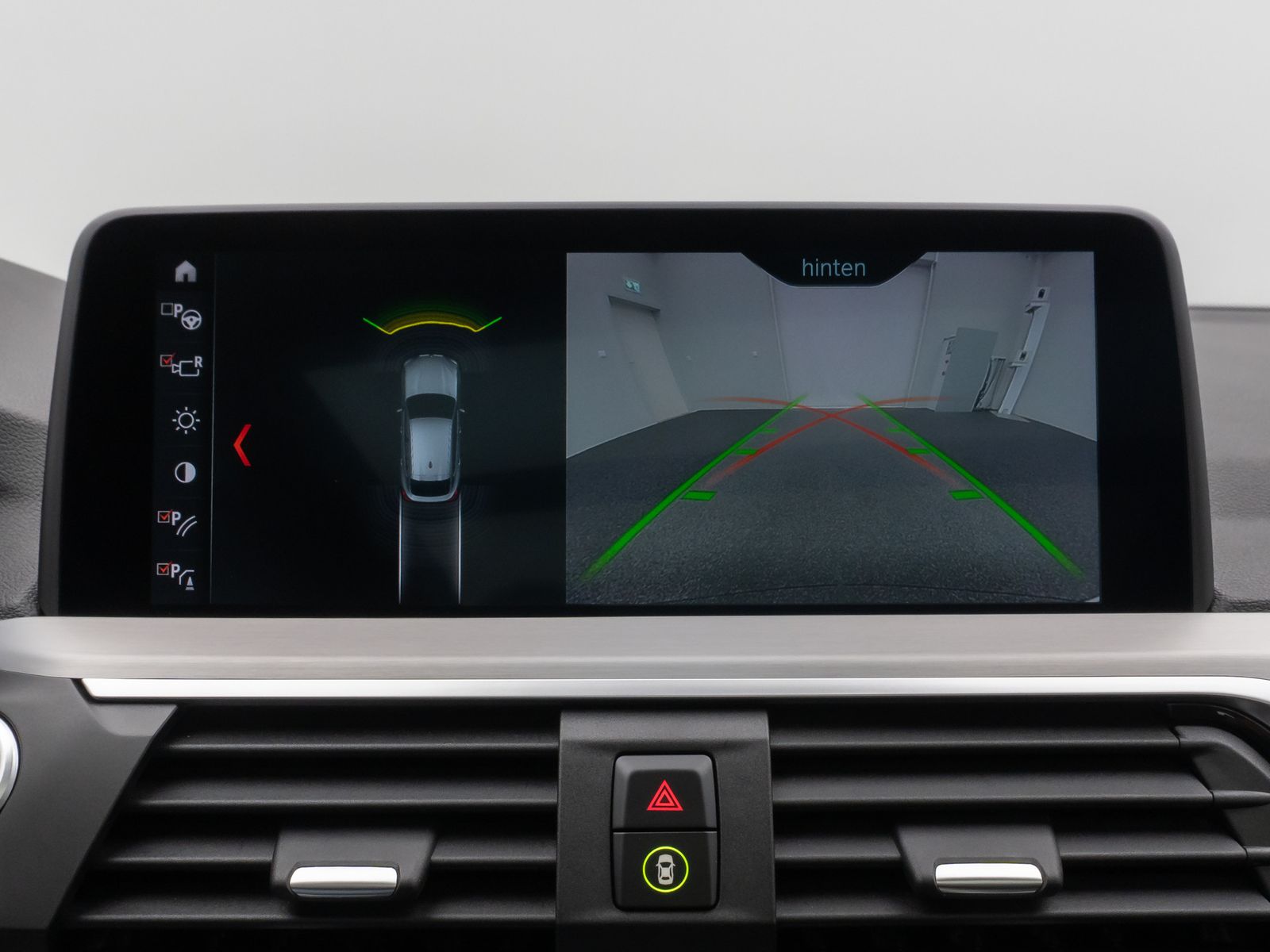 Fahrzeugabbildung BMW X4 xD30i xLine Panorama Kamera HUD HiFi DisplKey