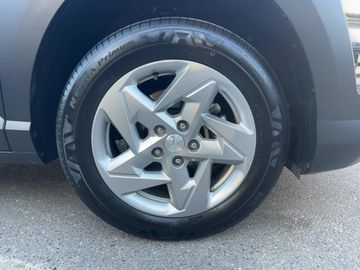 Hyundai KONA - 7