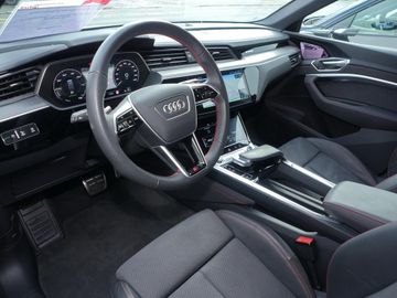Audi Q8 e-tron - 8