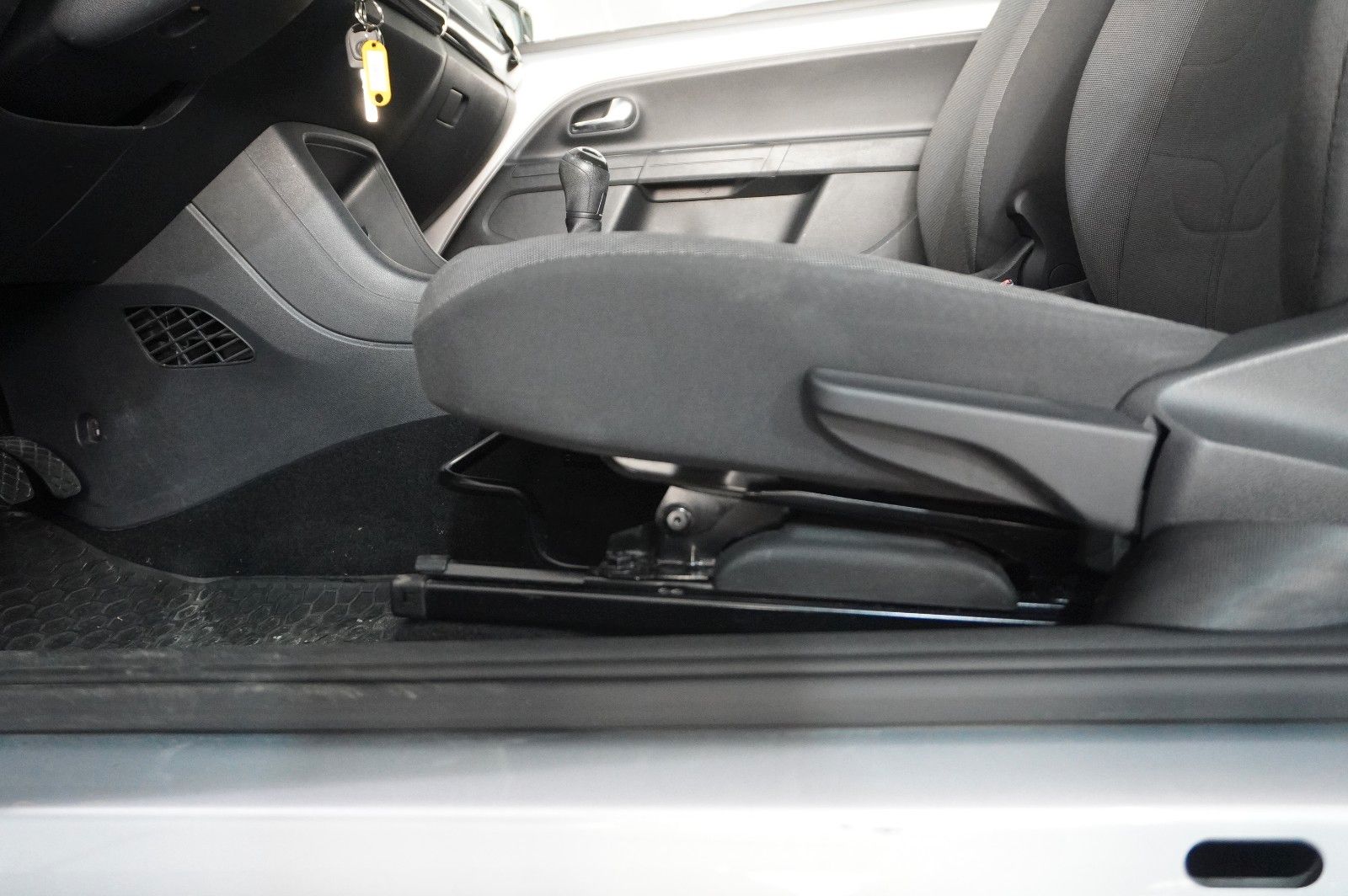 Fahrzeugabbildung Volkswagen up! 1.0 MOVE 3-TÜR NAVI/KLIMA/SPORT/CD/AUX/TÜV