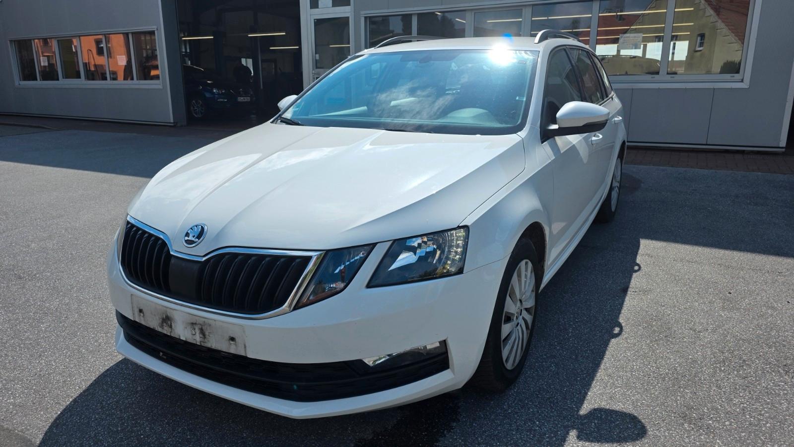Skoda Octavia Combi Ambition, AHK