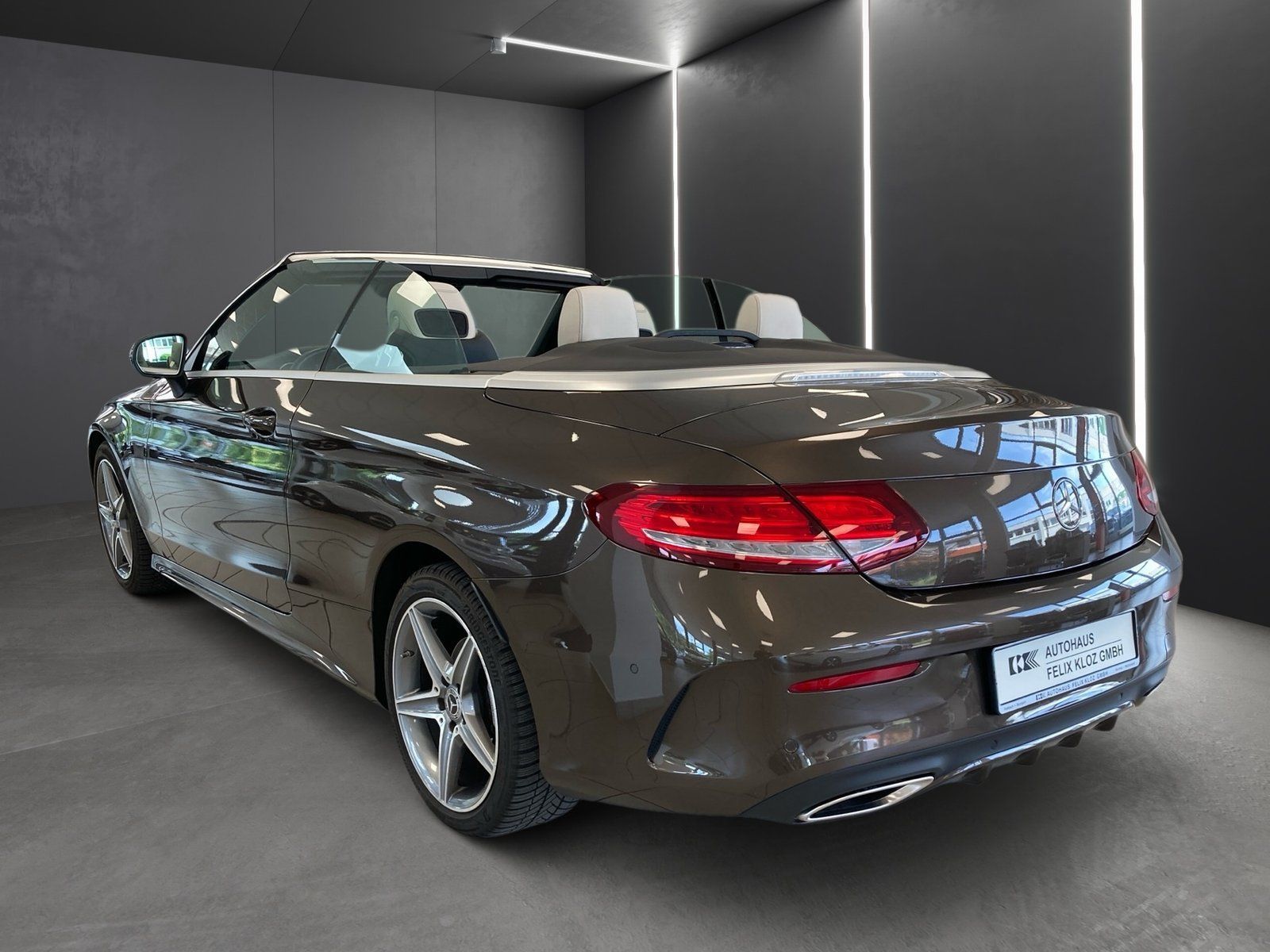 Fahrzeugabbildung Mercedes-Benz C 300 AMG*Burmester*Distro*Totwink*LED*Kam*AHK*