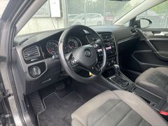 Fahrzeugabbildung Volkswagen Golf VII 1.5 TSI DSG R-Line LED NAVI SHZ ACC