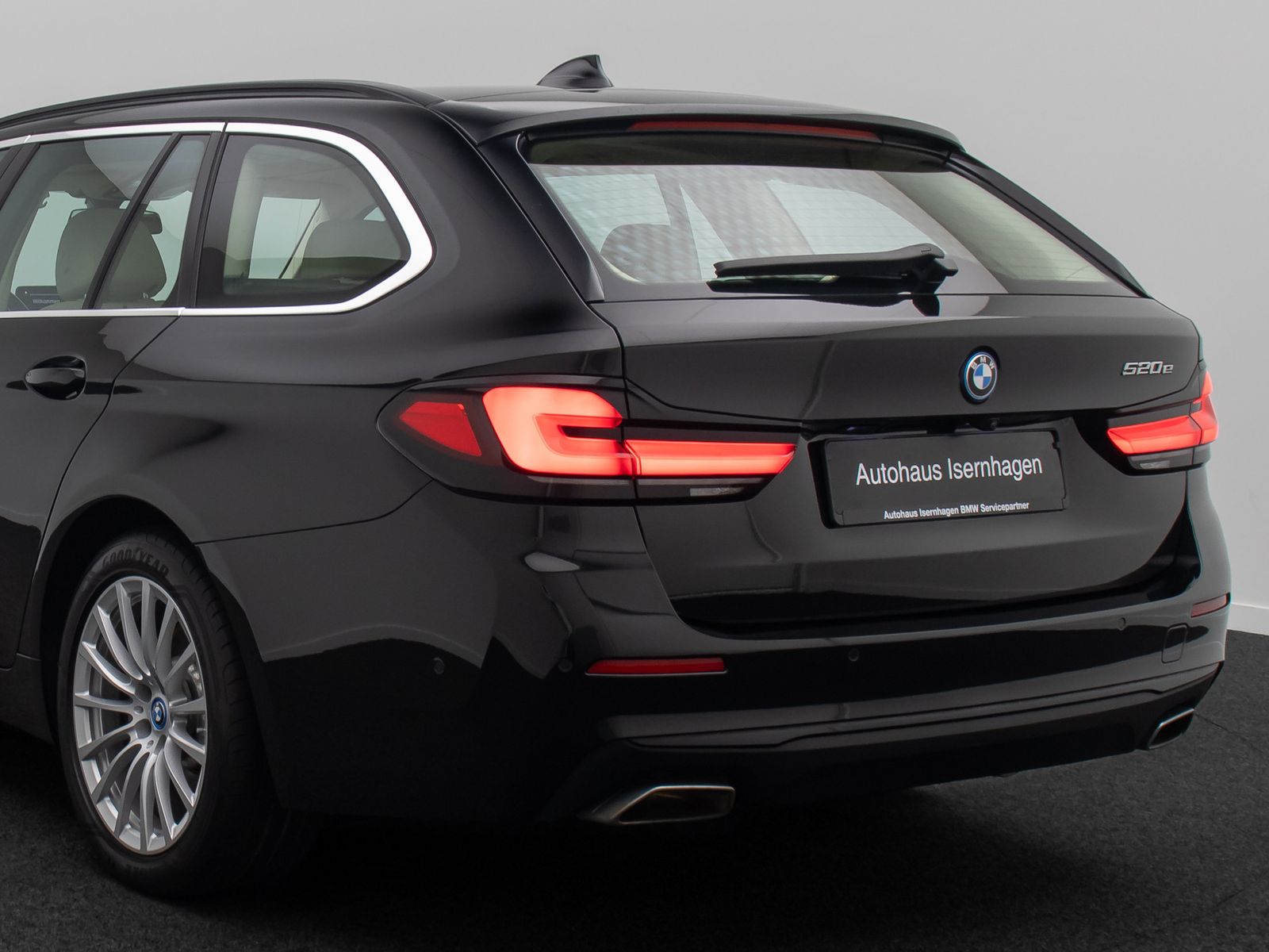Fahrzeugabbildung BMW 520e Panorama 360°DAB H/K Leder AHK Sport 18Zoll