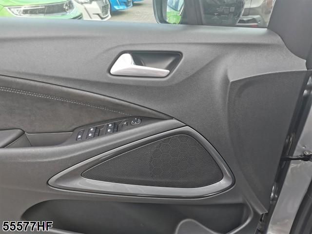 Fahrzeugabbildung Opel Crossland Ultimate*SHZ*PDC+Cam*Head-Up*Navi*