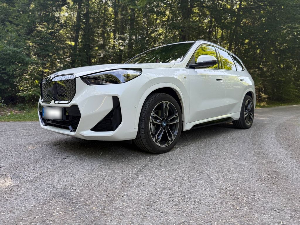 Image of BMW iX1