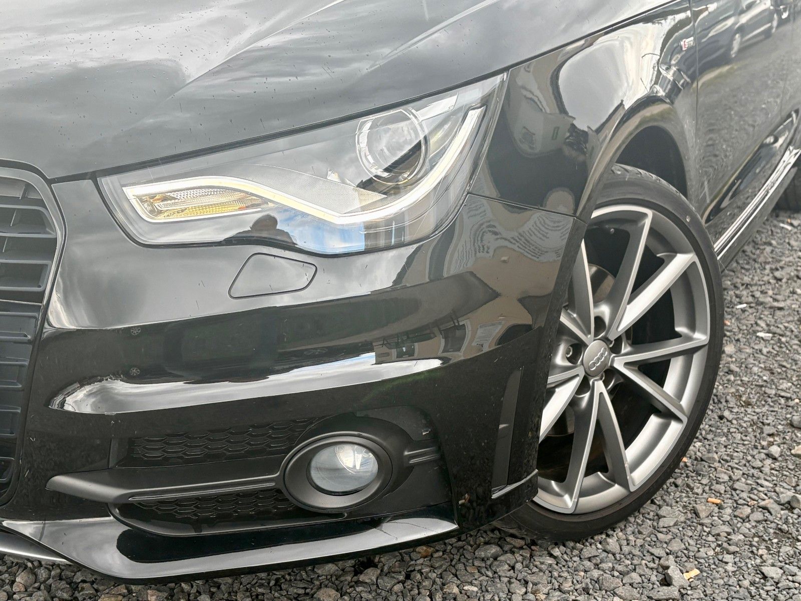 Fahrzeugabbildung Audi A1 1.4 TSI SPBK S LINE edition Navi Xenon SPORTP